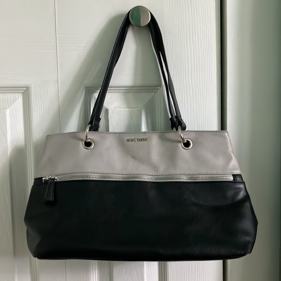 Nine West Handbags - Nine West Shoulder Bag